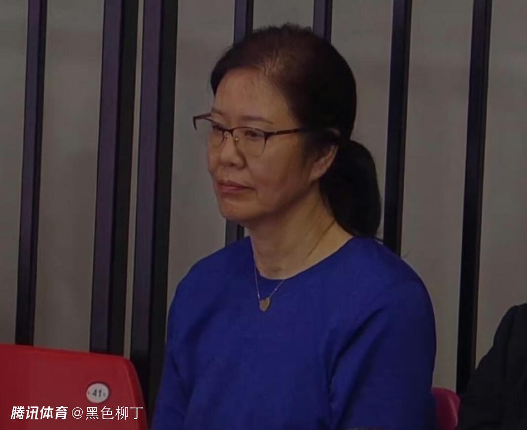 女生被c