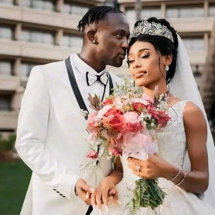 亚洲免费婷婷
